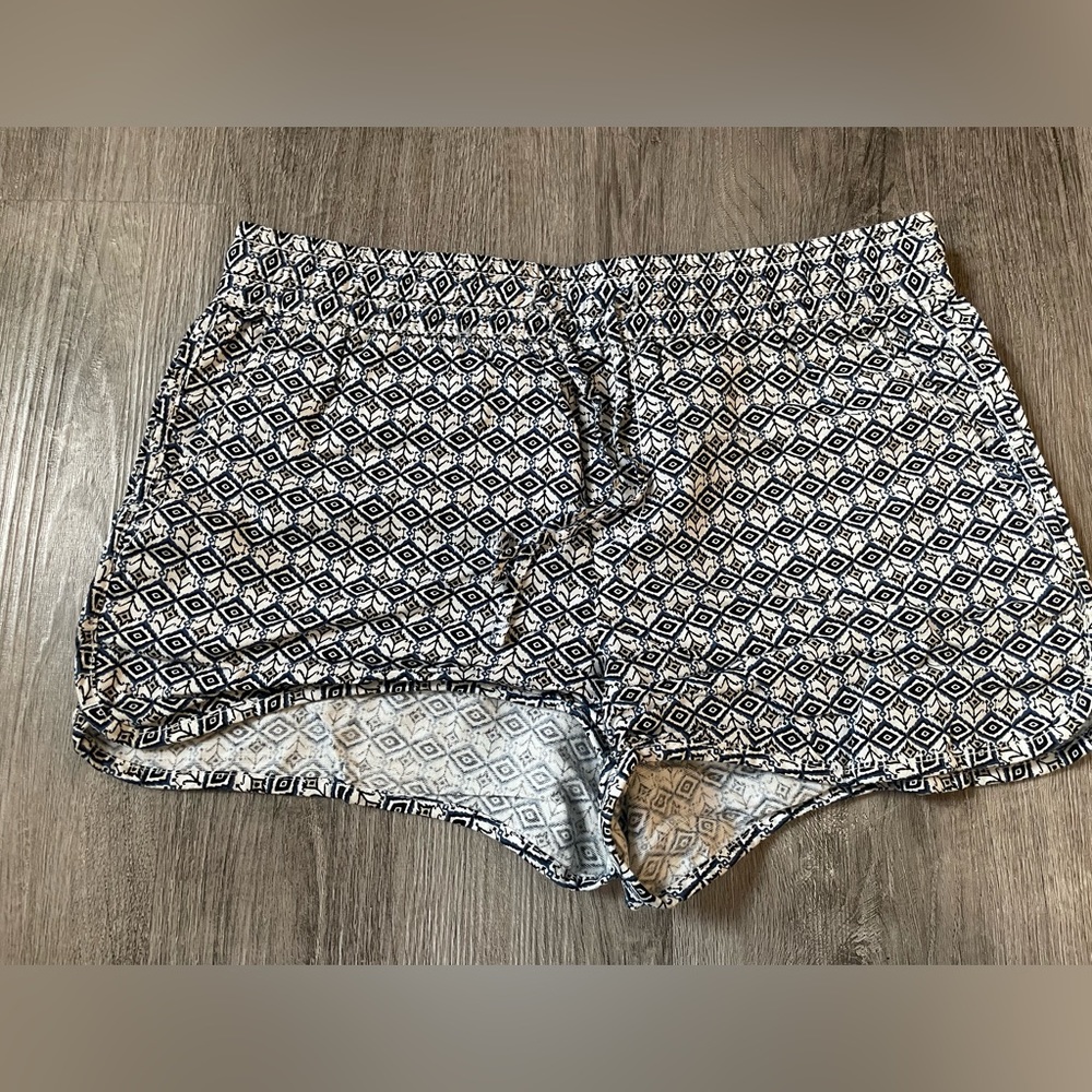 Gap Patterned Shorts